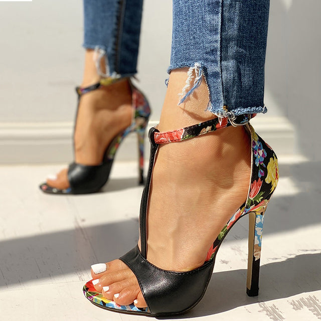 Middle Strap Print Heels